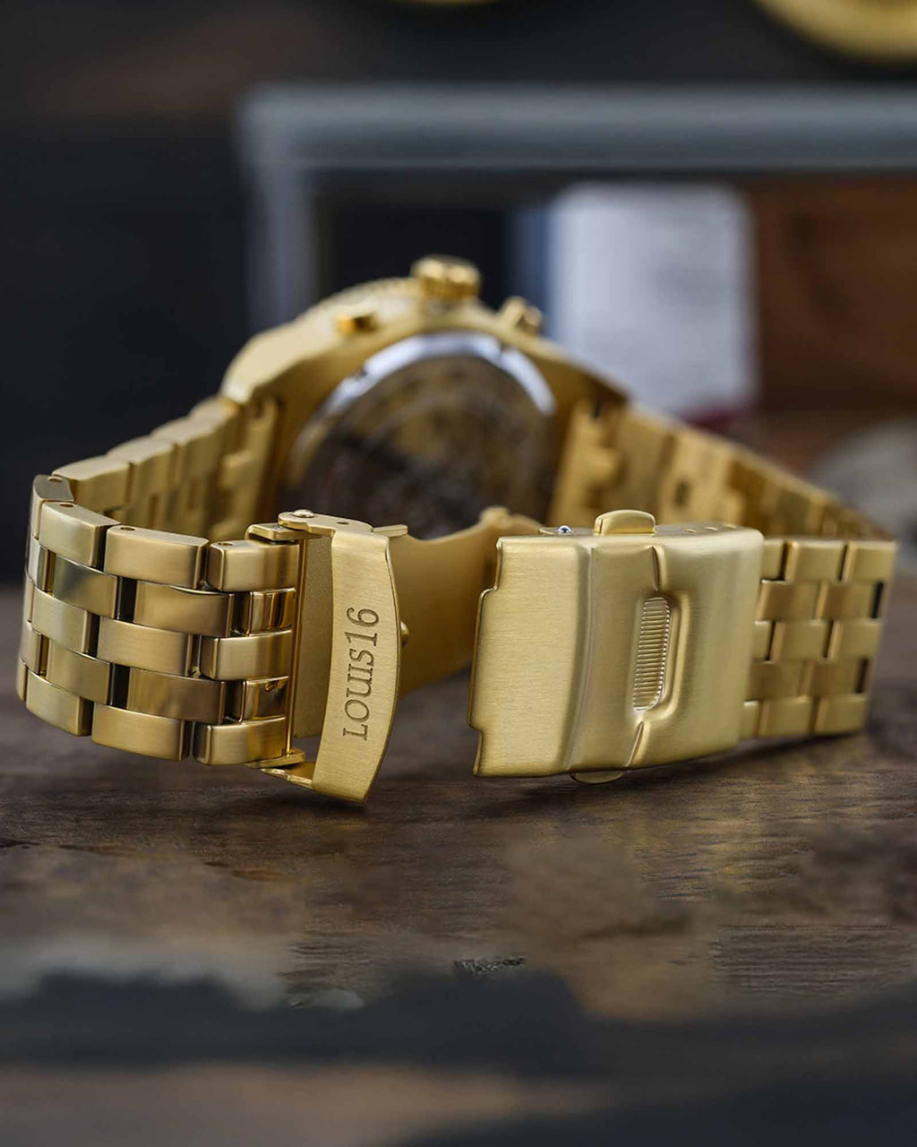 Destrier 3200 Chronograph Gold
