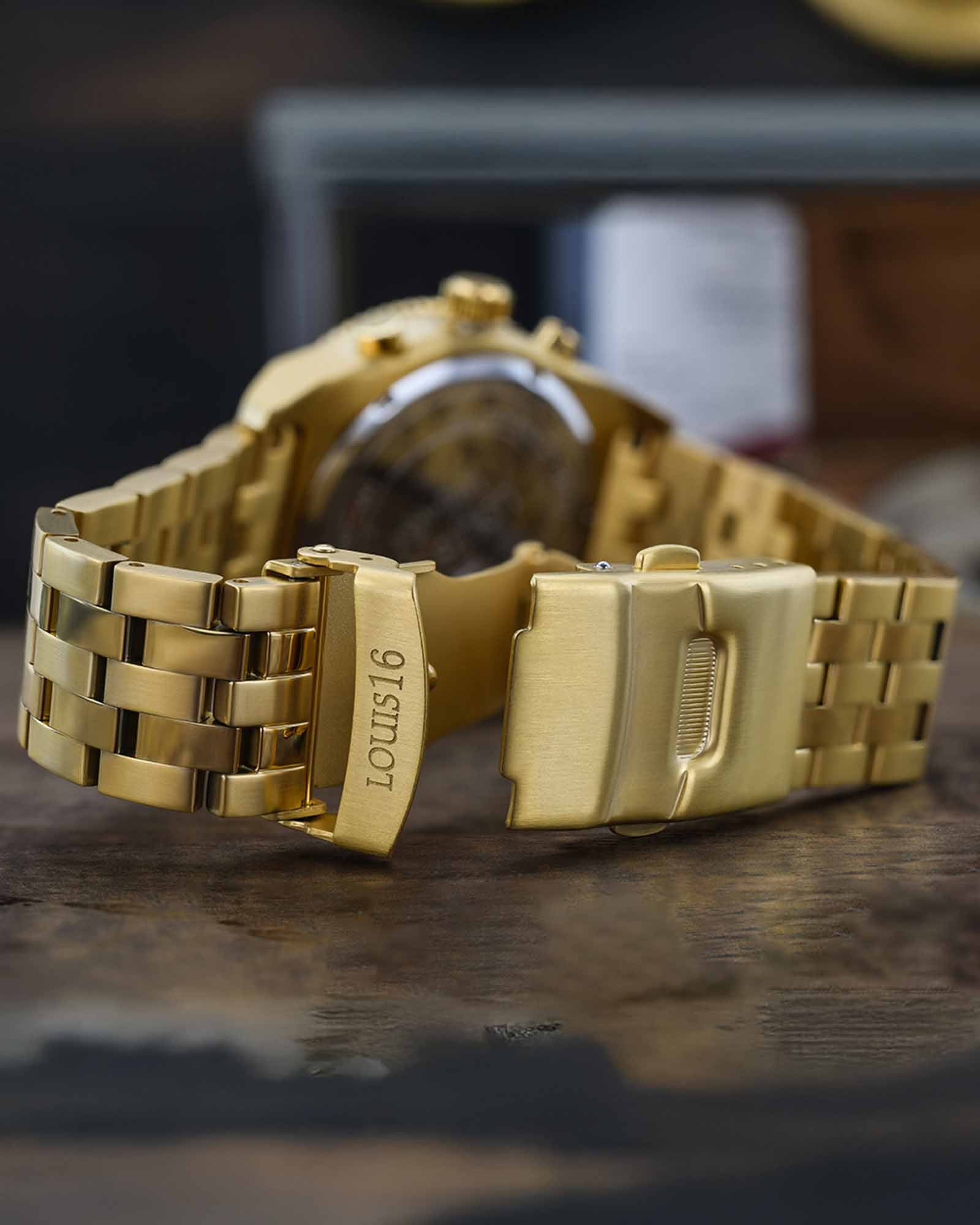 Destrier 3200 Chronograph Gold